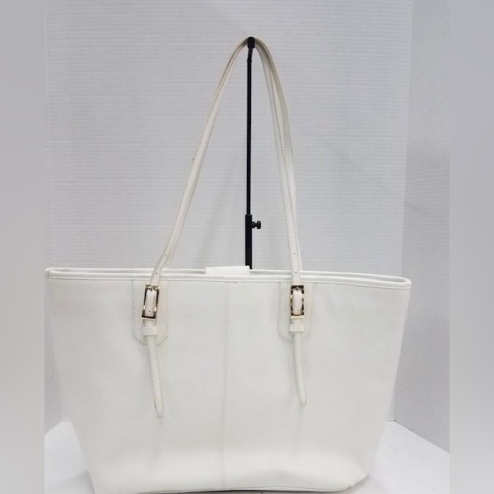 💗Vince Camuto bag 💗Snow White